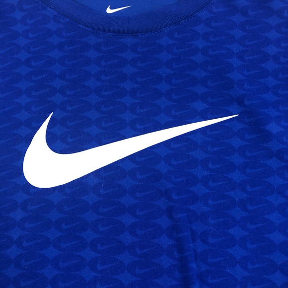 NWOT Men’s Nike Shirt - Picture 3 of 7